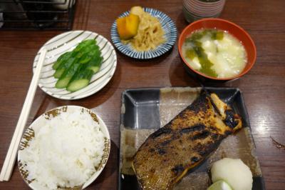 20180413 築地 高はしさん、久しぶりの出勤前朝ごはんは、桜ます塩焼きと胡瓜味噌漬を