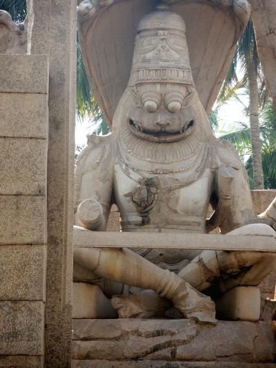 南インド2018･･･（9）ハンピ（その２）　多彩な遺跡群　ナラシンハ、巨大リンガ、地下寺院など