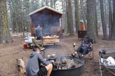 キャンプしに、はるばるオレゴン、カリフォルニア　Day１２-３（ラッセン火山国立公園・MANZANITA LAKE CAMPING CABINS）