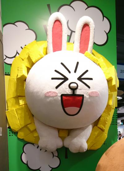 韓国・ソウルの　『LINE FRIENDS STORE　（ラインフレンズストア）』　にコニーの誕生日を祝いに行ってきた。