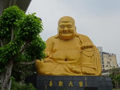 人生二度目の羽田野宿、からの台中へ ~1日目~(彩虹眷村・宝覚寺・高美湿地)