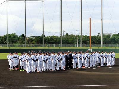 石垣島で避寒　千葉ロッテがキャンプイン