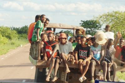 マダガスカルへの旅----アンツィラベとサザンクロス街道