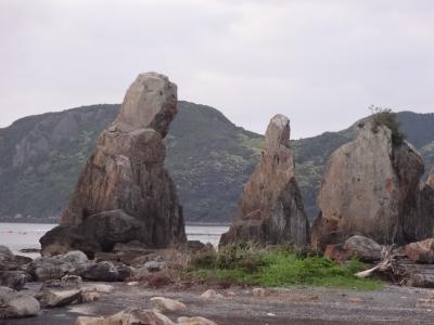 巨岩・奇岩の紀伊半島で車中泊　その６　聖地・神倉神社のゴトビキ岩と花の窟の巨岩
