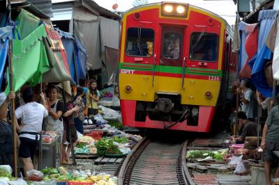 GW・２度目のバンコク６日間、ローカル線で行くメークロン市場編。