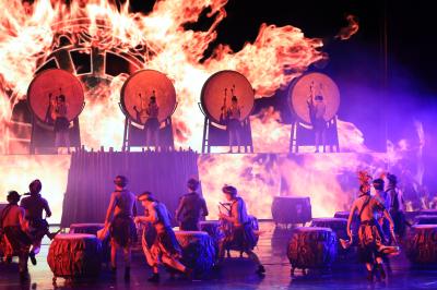 武陵源がある街・張家界の少数民族の舞踊ショーは凄かった！