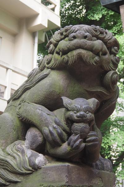 稲荷鬼王神社　御朱印とは言わず、おしるし。歌舞伎町ホスト街を歩き、鎮守の場所へ!