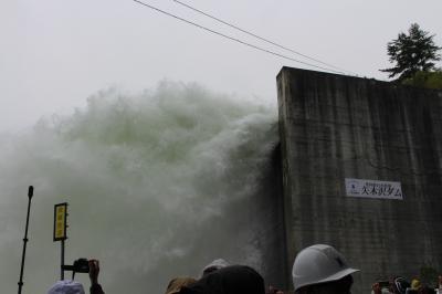 2018年5月13日：みなかみ3ダム春の点検大放流「矢木沢ダム」（後編）　「ずぶ濡れ必至の矢木沢ダム点検放流」　＆　奈良俣ダム・谷川温泉「湯テルメ谷川」