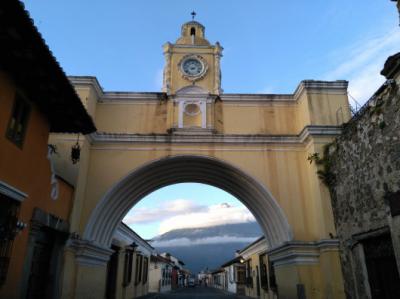 グアテマラ・アンティグアの歴史地区で世界遺産巡り