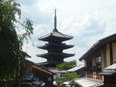 八坂神社から、清水寺まで散策周遊。