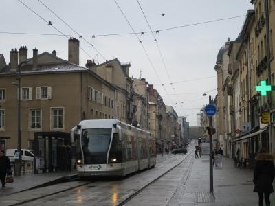 フランスに路面電車の街を訪ねて（２：ナンシーの二刀流トラム編）