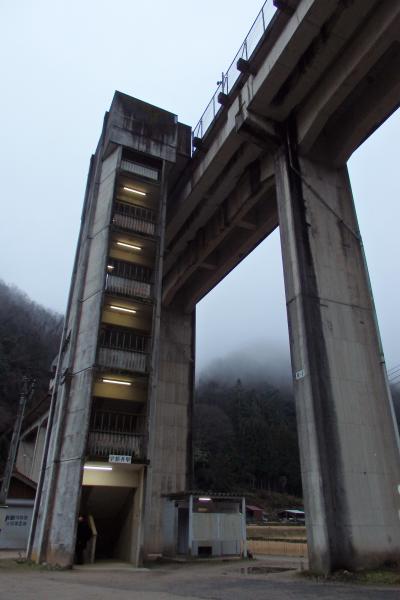 2018.01 廃線前に行く三江線駅巡り（３）圧巻の「天空の駅」・宇都井駅