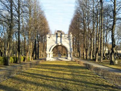 2018-4月　100周年のエストニアへ　21　軍人墓地、タリン応用化学大学