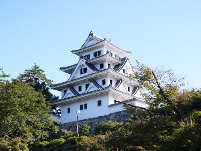 テレビドラマ「月に祈るピエロ」のロケ地を探し、郡上八幡を歩き回ります