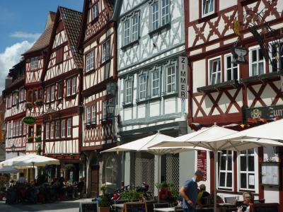 ドイツ木組みの家を訪ねて 町から町へ オクゼンフルト(ロマンティック街道)