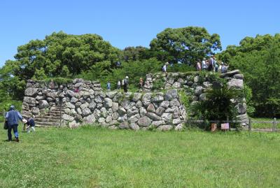 2018梅雨、三重の名城(2/10)：田丸城(2)：本丸虎口、本丸、天守台、村山龍平記念碑