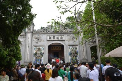 ベトナム建国の礎を築いたフン王の寺、フン王命日祭