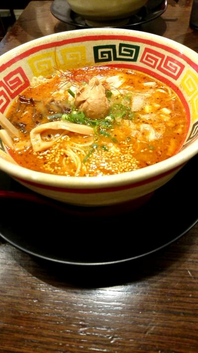 上野駅構内で昼食。意外と美味しいラーメン屋さん