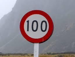 ニュージーランドの一般道での制限速度は時速100kmは、当たり前、日本の高速道路より早い。