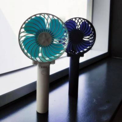 釜山 街歩き8月「手持ち扇風機」