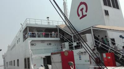 地歩に無い中国旅行０１２：中国本土から海南島に渡るフェリーに乗船