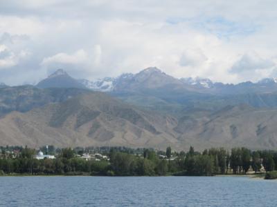 キルギス　「行った所・見た所」　イシククル湖をクルーズ船で観光後ビシュケクに