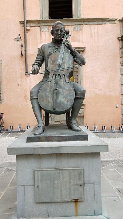 R L Boccherini in Lucca 「私もいるんだよ」と言いたい町　Lucca