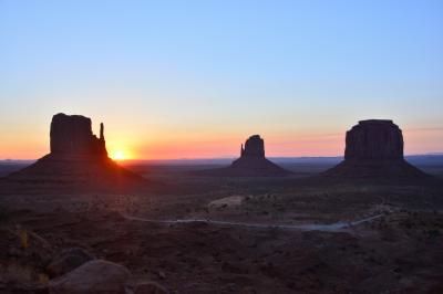 14)まさに絶景、"The View" Hotel に滞在し憧れのモニュメントバレーの夕陽、星景＆日の出を激写した