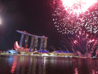 2018年マリーナベイサンズレーザーショーと花火…夜のマーライオンも