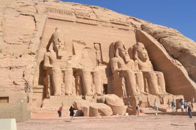 5つ星ナイル川クルーズで巡る感動のエジプト８日間：（その４）アブ・シンベル神殿を巡る