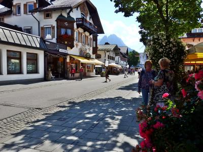 意外と都会なガーミッシュ･パーテンキルシェン Garmisch-Partenkirchen-1 着きましたよー　