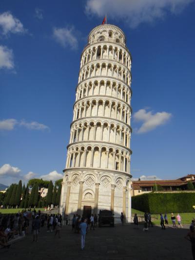 世界遺産のピサの斜塔です。
