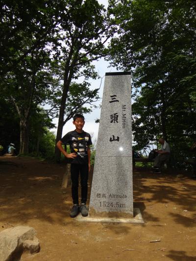 三頭山　突然の雷雨と競争？