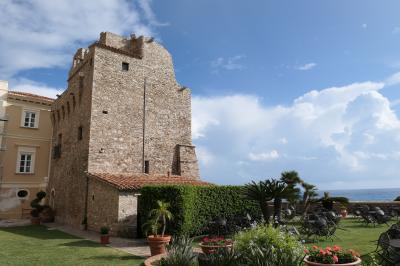 美しき南イタリア旅行♪　Vol.40(第2日）☆Cittadella del Capo：「Palazzo del Capo」トッレ（見張りの塔）のある美しい庭園♪