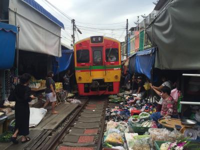 メークロン線路市場、アンパワー水上マーケット