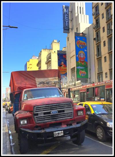 ブエノスアイレスの100年前の雰囲気が未だに残るAv. Corrientes（コリエンテス通り）＋サンテルモ市場からピンクハウス（大統領府）まで歩いてみる～！〔ブエノスアイレス／アルゼンチン〕 