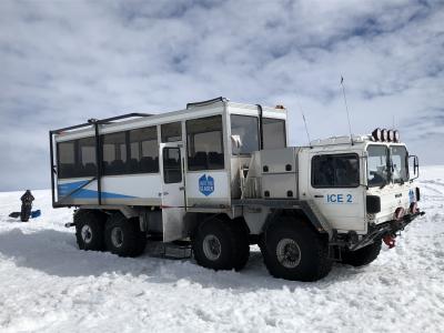 VIVA ICELAND!(ラングヨークトル氷河の氷の洞窟＆ヴィズゲルミル洞窟）その５