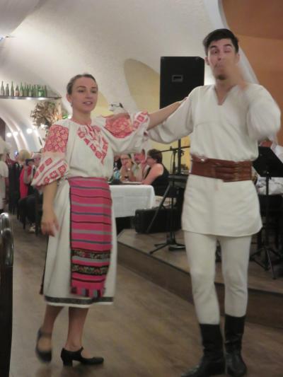 ブルガリア・ルーマニア　10日間　⑧　ルーマニア　ブラショフ　民族舞踊
