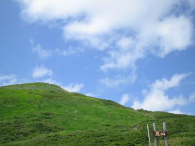 月山縦走　渋滞なしの週末企画“花の月山”を満喫