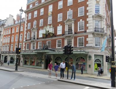 英国旅行記2018　ロンドン・ピカデリー「フォートナム・アンド・メイソン」本店 The Parlourでの軽食 Fortnum's Favourites