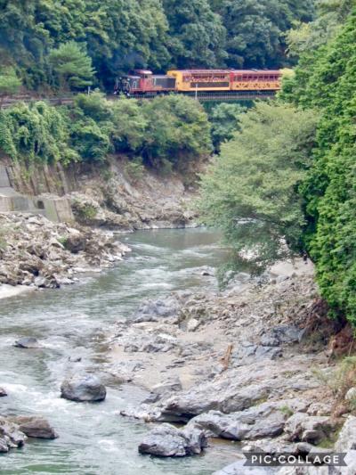 保津峡で途中下車  ホームで時間待ち15分 一発勝負で渓谷を走るトロッコ列車を撮る & 亀岡の花火