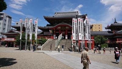 熱田神宮からの帰り道、大須観音へ行きました。