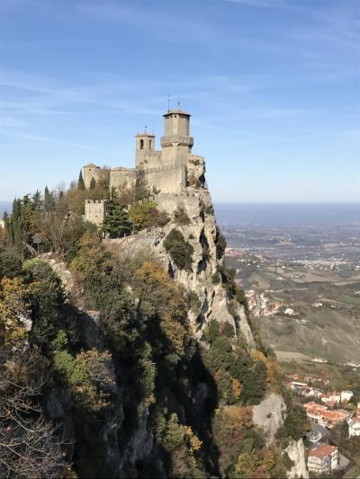 ヨーロッパ落穂拾いの旅第１弾：南仏、モナコ、アイルランド、サンマリノ、イタリア旅行 【１２】（2017年晩秋４日目① 最古・極小の共和国）