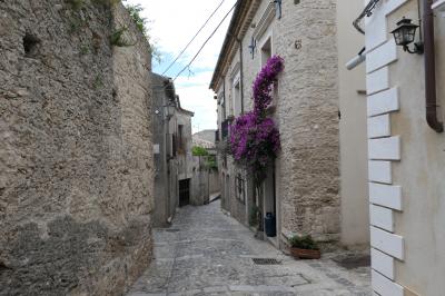 美しき南イタリア旅行♪　Vol.122(第5日）☆Gerace：イタリア美しき村「ジェラーチェ」旧市街の散歩とショッピング♪