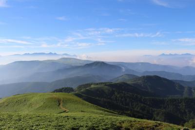 霧ヶ峰へニッコウキスゲを見に行ってみました。三峰山からの景色もすばらしかった。
