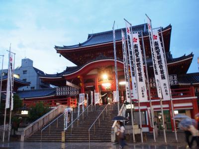 夜の大須散歩　トランクコーヒー&クラフトビア のおいしいビール　フルールドゥリュクスの食パン　とりとり亭で焼き鳥を食べよう