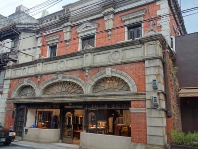 三条通りに京都の奥深さを見る。私にとっては，いかにも京都らしい道です。