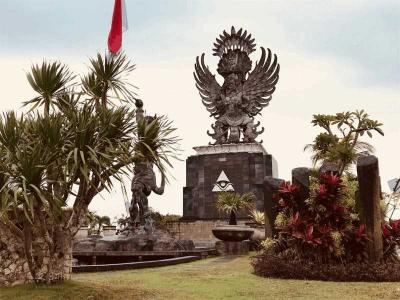 絶景のニュー・クタ・ゴルフコース他 バリ島3世代家族旅行