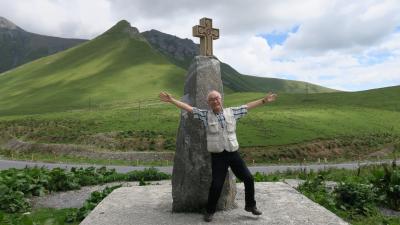 コーカサス旅日記（Day 5:　ロシア国境の町カズベキ山麓へ）