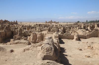 シルクロード新疆ウイグルへの旅･･･トルファンの火焔山と交河故城